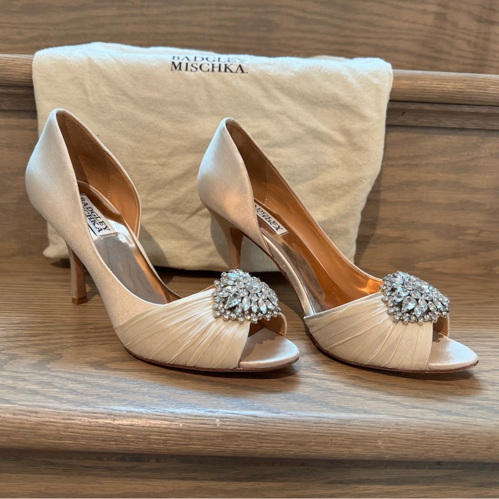 Badgley Mischka Pearson Heels in Vanilla